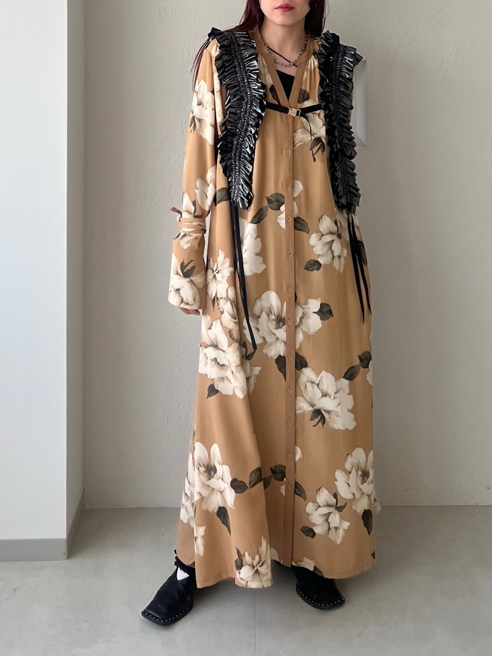 Ezick（エジック）の「Wrapping cuffs flower シャツワンピース