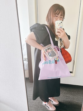 「MILKFED.（ミルクフェド）の《MILKFED.定番人気》カラフルな組み合わせがお洒落な大容量トートバッグ。FLAT LIGHTTOTE COOPER OUI LOGO（トートバッグ）」を使った、まっつんさん（レディース・142cm）の夏コーディネート