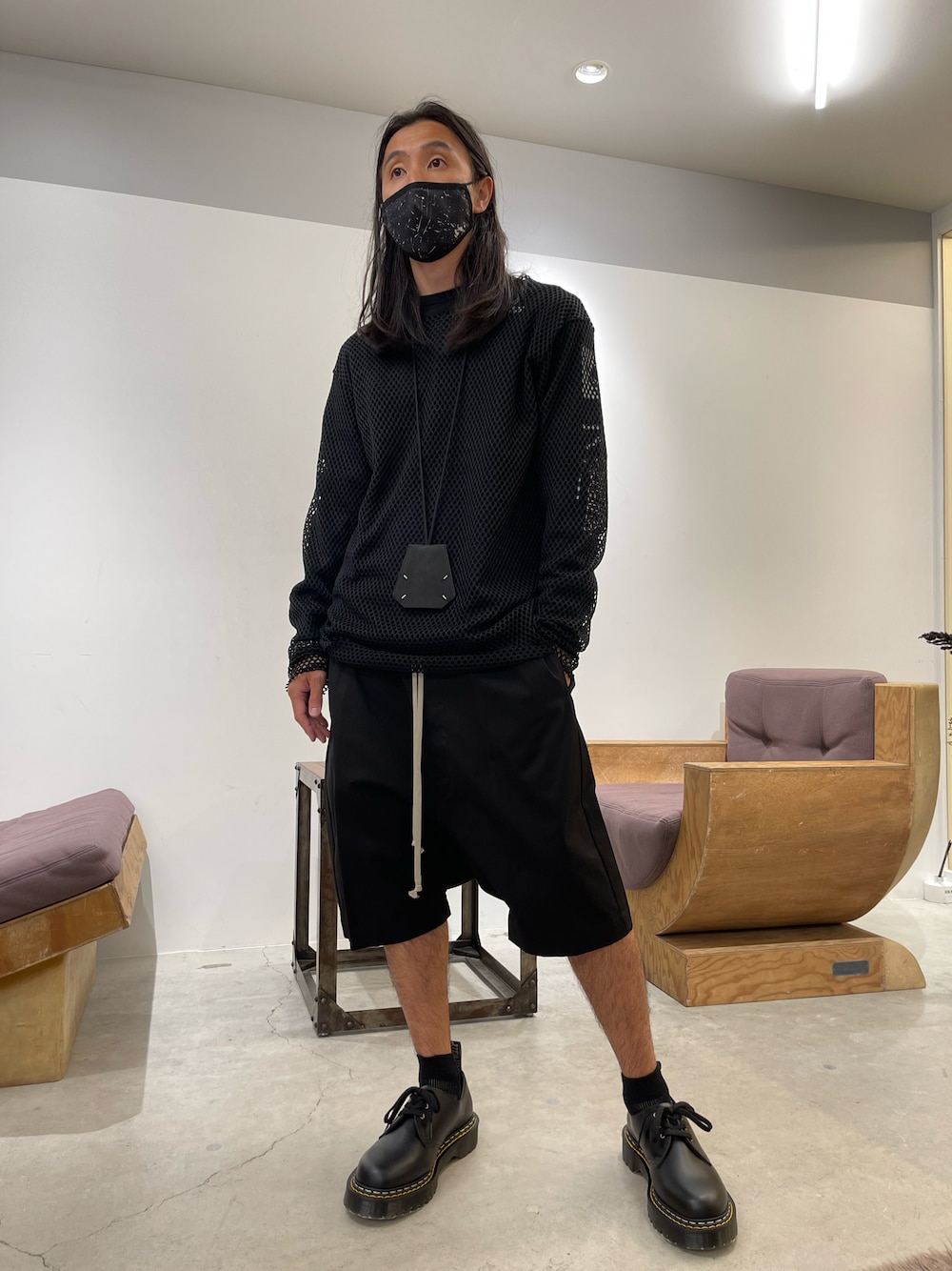 「RICK OWENS、th、603、Dr.Martens、夏コーデ、シンプルコーデ、ゆるコーデ、今日のコーデ」｜「UNFECTIONのSPECKLE MASK（マスク、ブラック系）」を使った、fujisakiさん（メンズ・172cm）の夏コーディネートの1枚目の写真
