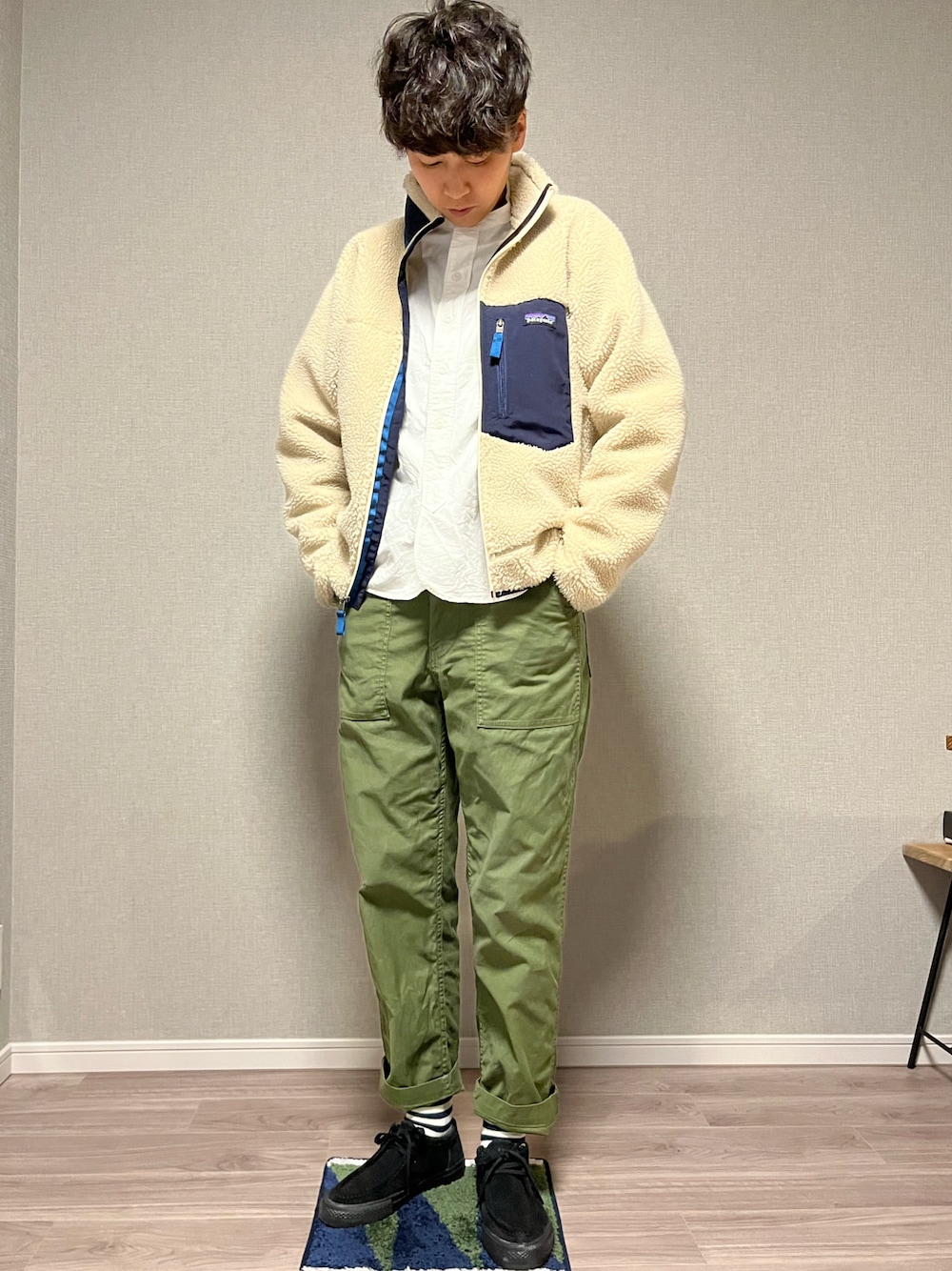 「秋冬コーデ、冬コーデ、カジュアルコーデ、patagonia、レトロX、Patagoniaレトロx、カーゴパンツ、Danton、シャツスタイル、シャツ、モカシン、コンバース、フリースジャケット」｜「patagoniaのパタゴニア PATAGONIA メンズ フリース ジャケット 23056＜Men's Classic Retro-X Jacket メンズ クラシック レトロX ジャケット＞（その他アウター、ベージュ系）」を使った、noriさん（メンズ・172cm）の冬コーディネートの1枚目の写真