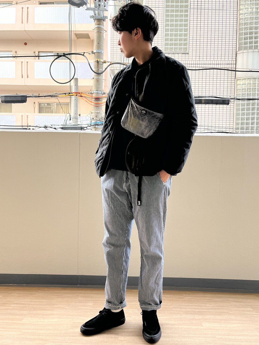 「きれいめカジュアル、キルティング、キルティングジャケット、フリース、カーディガン、ヒッコリー、モカシン、UNIQLO、Danton、GRAMICCI」｜「UNIQLOのアイテム（ブルゾン、ブラック系）」を使った、noriさん（メンズ・172cm）の冬コーディネートの1枚目の写真