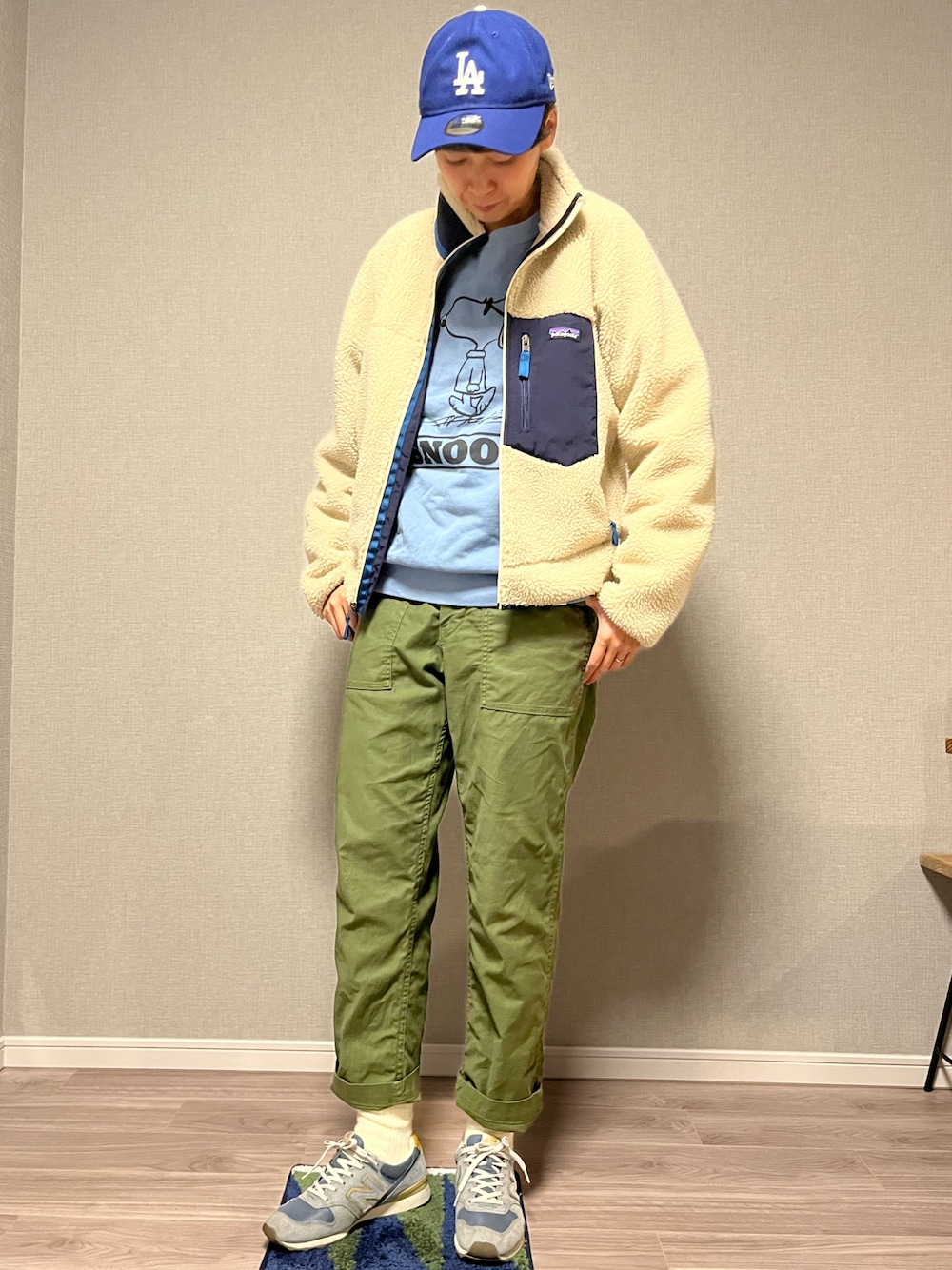 「カジュアルコーデ、プチプラコーデ、冬コーデ、パタゴニアレトロX、patagonia、Patagoniaレトロx、レトロX、スウェット、カーゴパンツ、スニーカー、スニーカーコーデ、キャップ、ベイカーパンツ」｜「THE SHINZONEのTHE SHINZONE Dodgers 21ANEIT02（キャップ、ブルー系）」を使った、noriさん（メンズ・172cm）の冬コーディネートの1枚目の写真