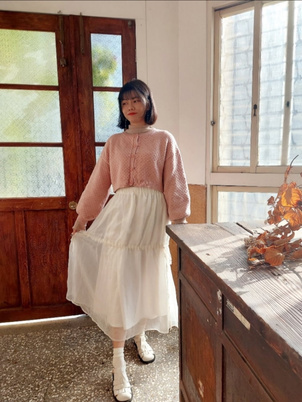 「QUEEN SHOPのアイテム（スカート、ホワイト系）」を使った、wenyu ⭐さん（レディース・164cm）の冬コーディネートの1枚目の写真