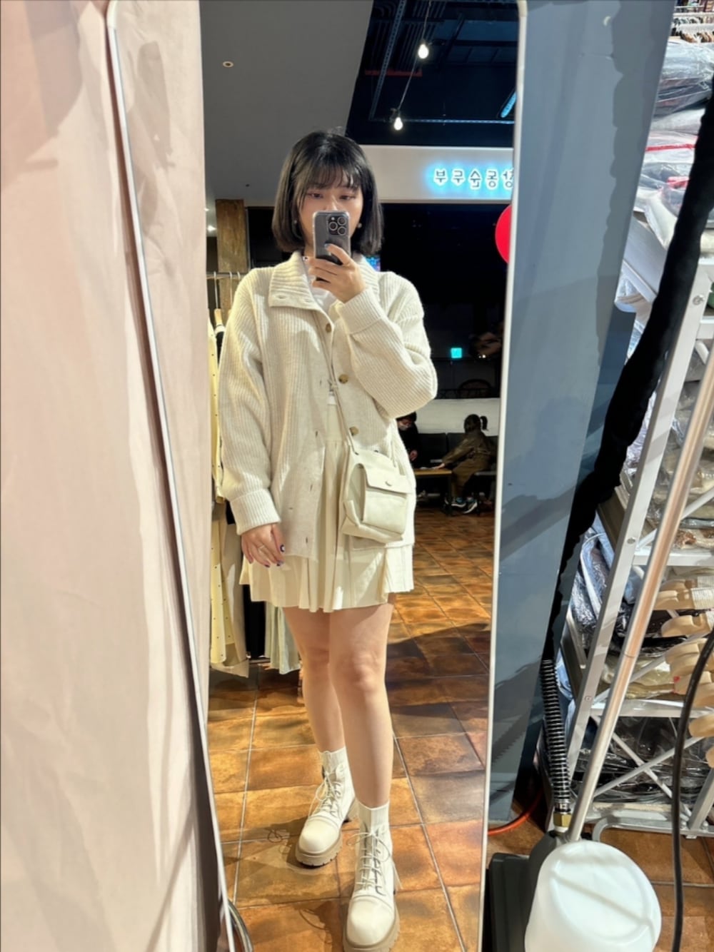 「UNIQLOのアイテム（ニット/セーター、ホワイト系）」を使った、wenyu ⭐さん（レディース・164cm）の冬コーディネートの1枚目の写真