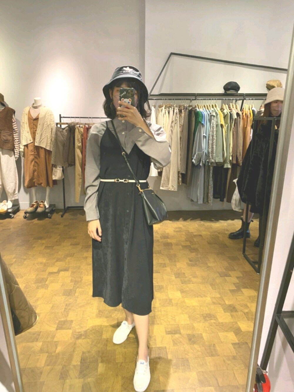 「GUのアイテム（シャツ/ブラウス、グレー系）」を使った、wenyu ⭐さん（レディース・164cm）の冬コーディネートの1枚目の写真