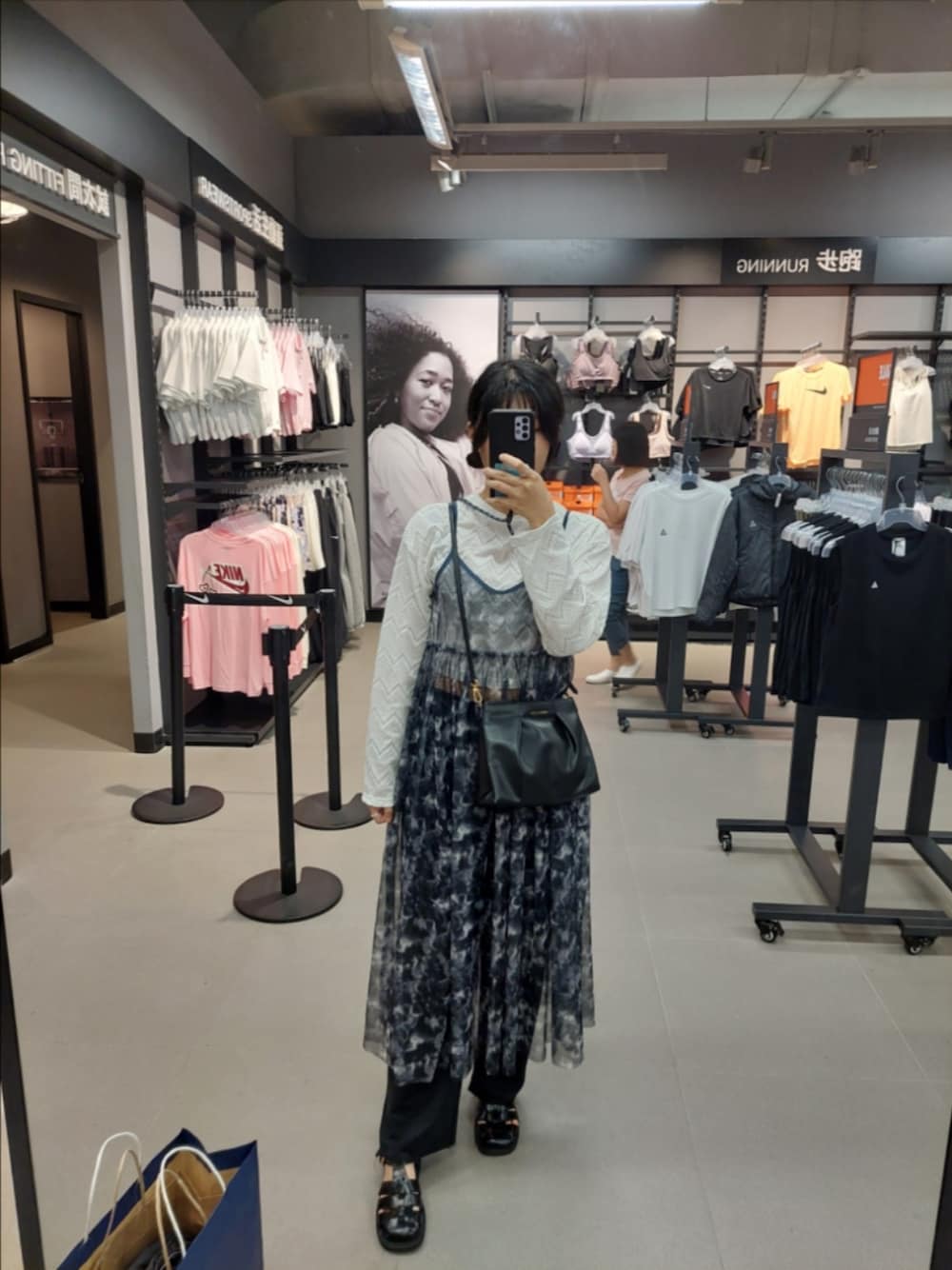 「QUEEN SHOPのアイテム（スカート、ブラック系）」を使った、wenyu ⭐さん（レディース・164cm）の秋コーディネートの1枚目の写真