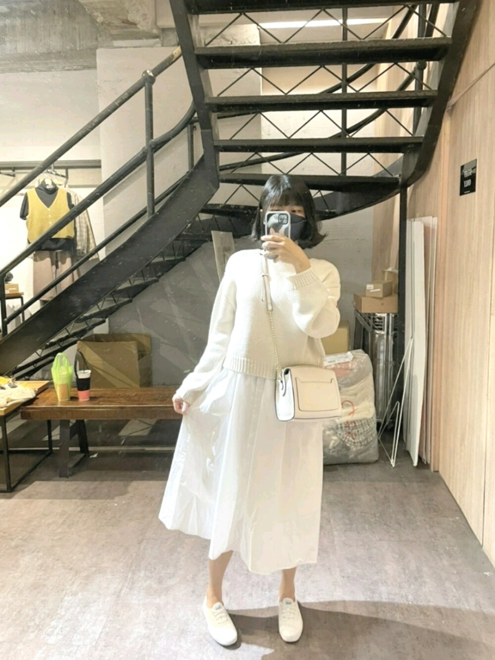 「GUのアイテム（ワンピース、ホワイト系）」を使った、wenyu ⭐さん（レディース・164cm）の秋コーディネートの1枚目の写真