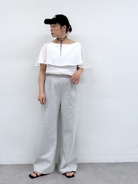 「Omekashi（オメカシ）の刺繍ポンチイージーパンツ（その他パンツ、グレー系）」を使った、mmmiさん（レディース・154cm）の春コーディネート