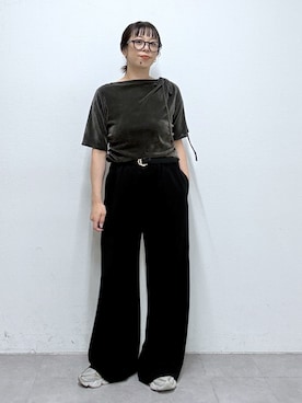「Omekashi（オメカシ）の【肩紐のアレンジ可能◎】シアーベロアドロストTシャツ（Tシャツ/カットソー、グレー系）」を使った、mmmiさん（レディース・154cm）の夏コーディネート
