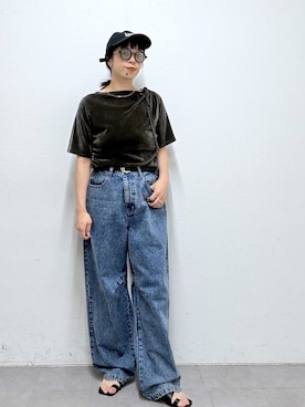 「Omekashi（オメカシ）の【肩紐のアレンジ可能◎】シアーベロアドロストTシャツ（Tシャツ/カットソー、グレー系）」を使った、mmmiさん（レディース・154cm）の夏コーディネート
