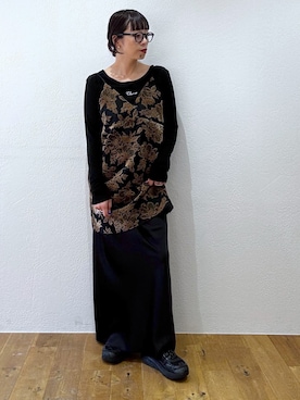 「Omekashi（オメカシ）の【4色展開】フライスビジューオフショルロンＴ（Tシャツ/カットソー、ブラック系）」を使った、mmmiさん（レディース・154cm）の秋コーディネート