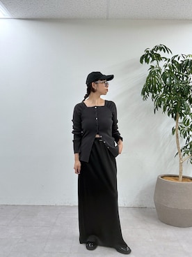 「Omekashi（オメカシ）の≪10/19まで3000円OFF！≫【5色展開】ランダムボタンオフショルニット（ニット/セーター、グレー系）」を使った、mmmiさん（レディース・154cm）の秋コーディネート