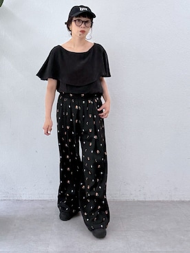 「Omekashi（オメカシ）のラッフルブラウス（シャツ/ブラウス、ブラック系）」を使った、mmmiさん（レディース・154cm）の夏コーディネート