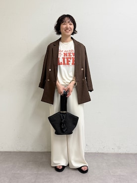 「LOUNGEDRESS（ラウンジドレス）のロゴプリントTシャツ（Tシャツ/カットソー、ホワイト系）」を使った、loungedress_hayashiさん（レディース・164cm）の春コーディネート