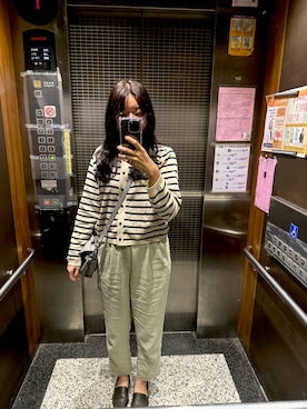 「ALL BLACK（オールブラック）のアイテム」を使った、Joy Lさん（レディース・164cm）の秋コーディネート