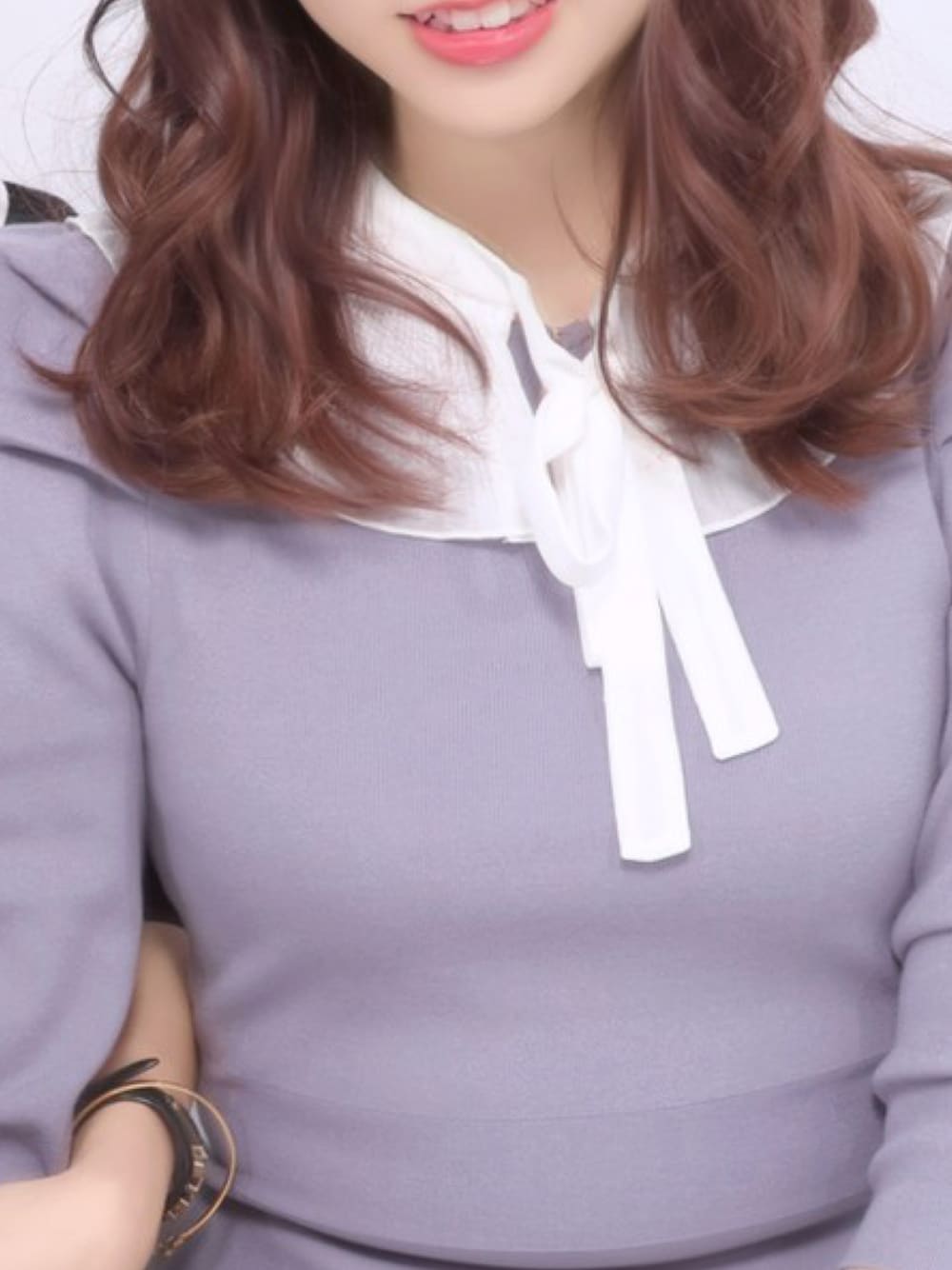 「大人女子、ゆるコーデ、冬アウター、ootd、休日コーデ、ワンピース、ニットワンピース、snidel、ORiental TRaffic(ORiental TRaffic)、ブーツ、apuweiser-riche、アウター、LouisVuitton、ワンピーススタイル」｜「SNIDELのプリーツカラーニットワンピース（ワンピース、ブルー系）」を使った、tさん（レディース・157cm）の冬コーディネートの1枚目の写真