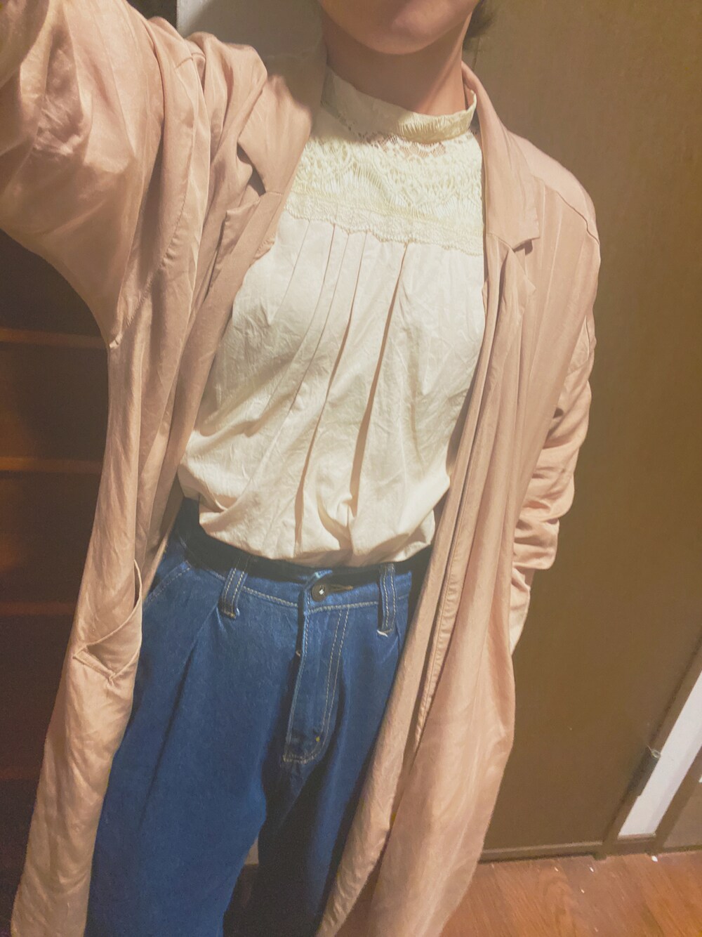 「ママコーデ、ママファッション」｜「axes femmeの肩レースブラウス（シャツ/ブラウス、ホワイト系）」を使った、まはろさん（レディース・159cm）の春コーディネートの1枚目の写真