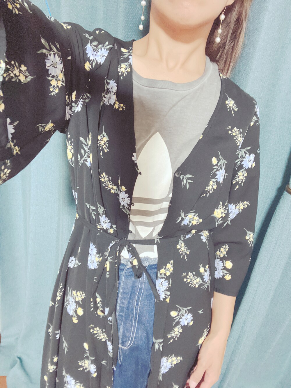 「ママコーデ、ママファッション、adidas、パールアクセ」｜「adidasのアイテム（Tシャツ/カットソー、グレー系）」を使った、まはろさん（レディース・159cm）の夏コーディネートの1枚目の写真