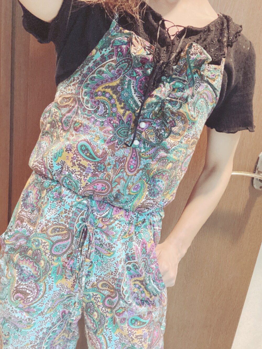「サロペットコーデ、サロペット」｜「古着のアイテム（トップス、ブラック系）」を使った、まはろさん（レディース・159cm）の夏コーディネートの1枚目の写真