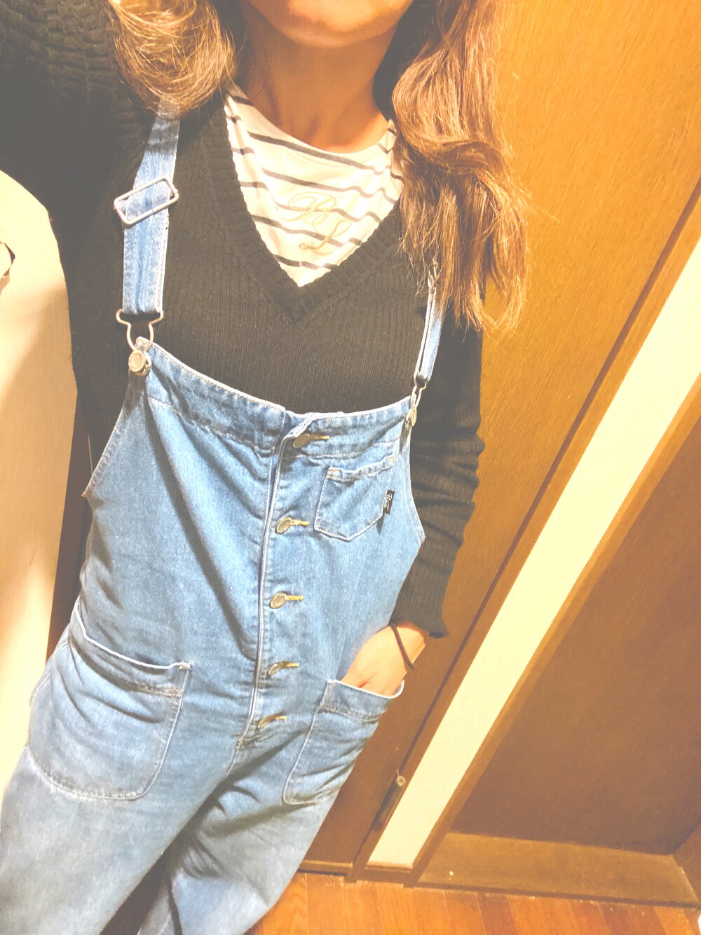 「ママコーデ、ママファッション、オーバーオール部、オーバーオール」｜「古着のアイテム（サロペット/オーバーオール、ブルー系）」を使った、まはろさん（レディース・159cm）の秋コーディネートの1枚目の写真
