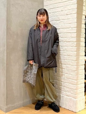 「Gramicci（グラミチ）のアイテム（ジャケット/アウター）」を使った、B:MING by BEAMS WOMENさん（レディース・158cm）の秋コーディネート