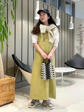 「ピスタチオ」｜「アイテム（ジャンパースカート）」を使った、B:MING by BEAMS WOMENさん（レディース・159cm）の冬コーディネート