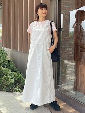 「アイテム（ジャンパースカート、ホワイト系）」を使った、B:MING by BEAMS WOMENさん（レディース・160cm）の春コーディネート