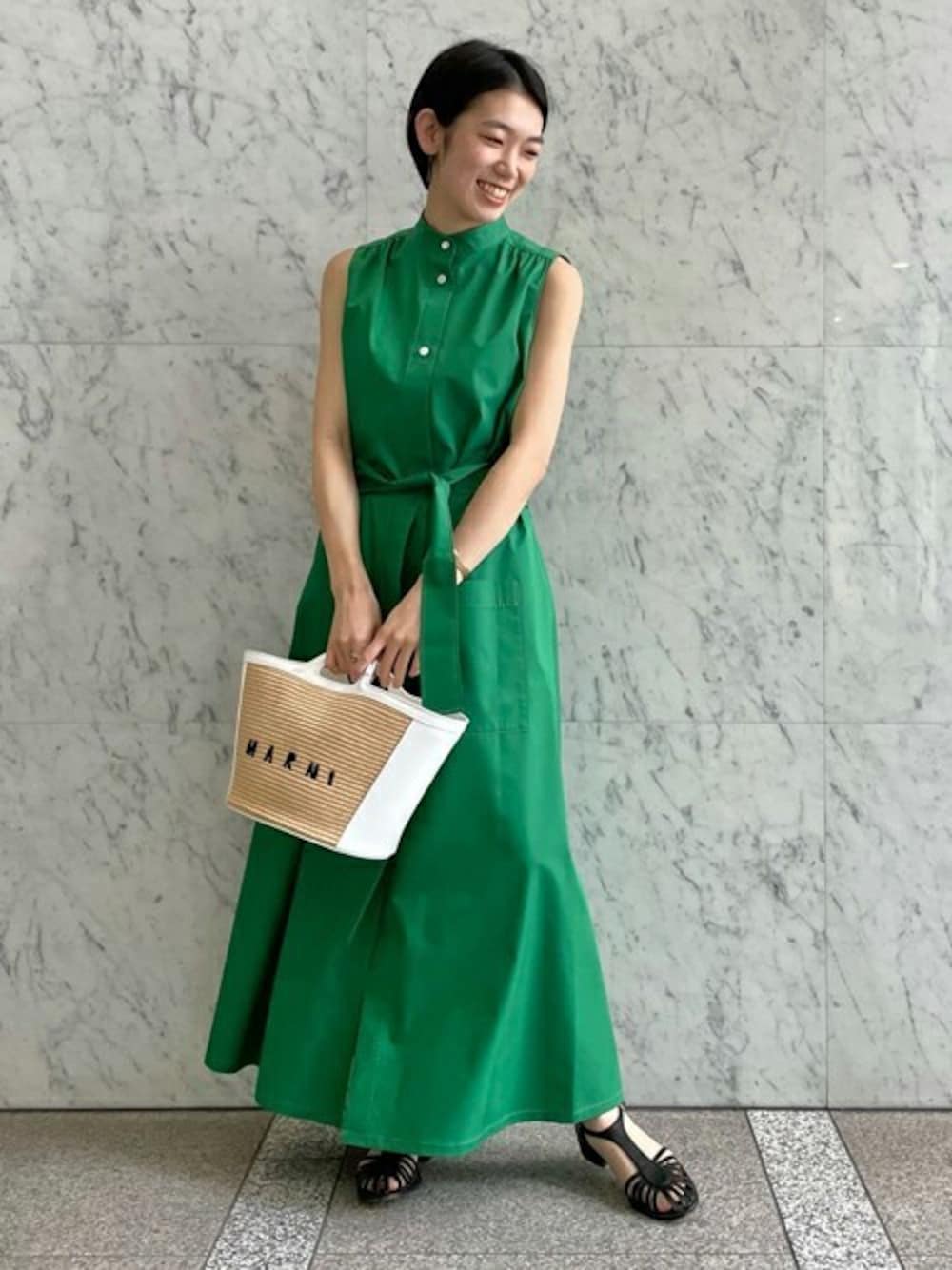 □コットンポリエステルツイル シャツドレスを使った人気ファッション