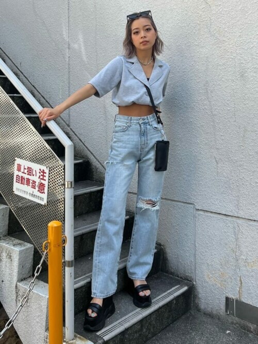 「デニム、カジュアル、シンプル、大人カジュアル、シンプルコーデ、春コーデ、カジュアルコーデ、EGOIST、今日のコーデ、EGOISTSTAFF」｜「EGOISTのＥＧストレートデニムＰＴ（デニムパンツ、ブルー系）」を使った、EGOIST staffさん（レディース・165cm）の春コーディネートの1枚目の写真