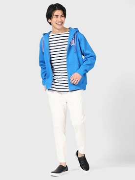 「カラー×コーデ」｜「アイテム（スラックス）」を使った、Psycho Bunny officialさん（メンズ・183cm）の春コーディネート