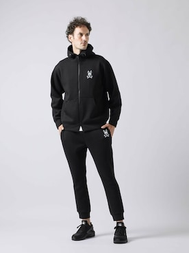 「アイテム（パーカー）」を使った、Psycho Bunny officialさん（メンズ・186cm）の冬コーディネート