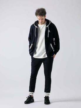 「ネイビー×ホワイト」｜「アイテム（スウェットパンツ）」を使った、Psycho Bunny officialさん（メンズ・186cm）の秋コーディネート