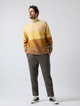 「グラデーションニット」｜「アイテム（スラックス）」を使った、Psycho Bunny officialさん（メンズ・186cm）の冬コーディネート