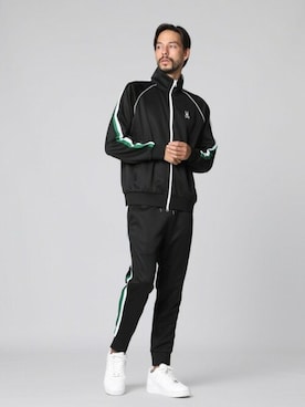 「アイテム（ジャージ）」を使った、Psycho Bunny officialさん（メンズ・182cm）の秋コーディネート