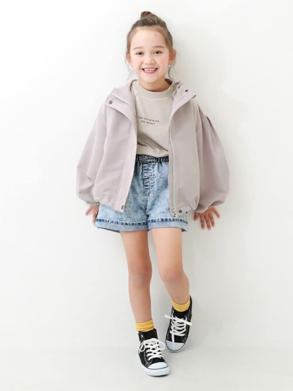 「お出かけコーデ、キッズコーデ、デビロック、秋冬コーデ、キッズファッション、devirock」｜「devirockのバルーンシルエット マウンテンパーカー（マウンテンパーカー、ピンク系）」を使った、devirockさん（キッズ・116cm）の夏コーディネートの1枚目の写真