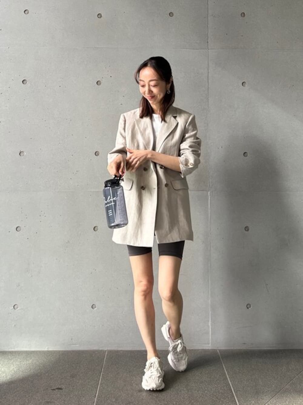 「ヨガ、デイリースタイル、ジャケットスタイル、ピラティス、julier、ハーフレギンス、ジュリエ、Julier Yoga and Relax、160cm台コーデ」｜「Julier Yoga and RelaxのJulier (定番)YOGA FITハーフレギンス（レギンス/スパッツ、グレー系）」を使った、Julierさん（レディース・163cm）の春コーディネートの1枚目の写真