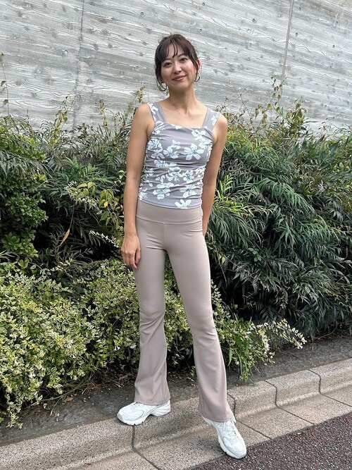 Julier ジュリエ　リブストレッチセミフレアパンツ セール】Julier リブストレッチセミフレアパンツ（その他パンツ