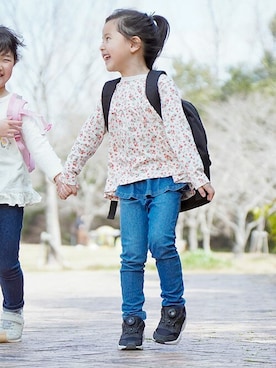 「la poche biscuit（ラポシェビスキュイ）のアイテム（トップス）」を使った、DIL baby&kids shopさん（キッズ・106cm）の春コーディネート