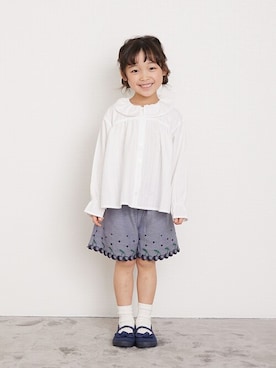 「la poche biscuit（ラポシェビスキュイ）のアイテム（トップス）」を使った、DIL baby&kids shopさん（キッズ・107cm）の冬コーディネート