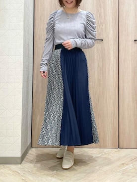 「ELVENCE DEUX（エルベンスドゥ）のアイテム（スカート）」を使った、ELVENCE DEUXさん（レディース・150cm）の秋コーディネート