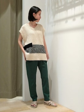 「アイテム（タンクトップ、グレー系）」を使った、harukaさん（レディース・156cm）の春コーディネート