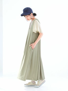「osharewalker」｜「アイテム（ジャンパースカート）」を使った、osharewalker staffさん（レディース・161cm）の春コーディネート
