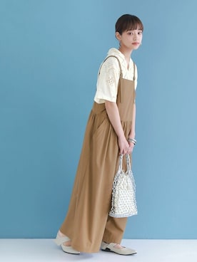 「オシャレウォーカー」｜「アイテム（サロペット/オーバーオール）」を使った、osharewalker staffさん（レディース・161cm）の春コーディネート