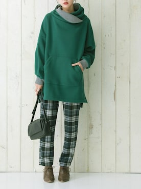 「osharewalker」｜「アイテム（スウェット）」を使った、osharewalker staffさん（レディース・162cm）の冬コーディネート