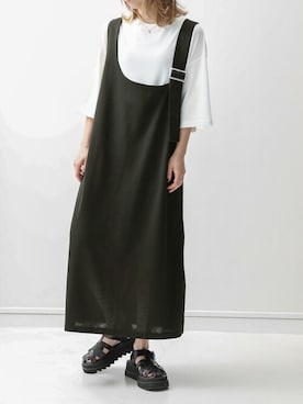 「osharewalker」｜「アイテム（ジャンパースカート）」を使った、osharewalker staffさん（レディース・155cm）の春コーディネート