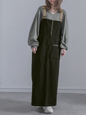 「osharewalker」｜「アイテム（ジャンパースカート）」を使った、osharewalker staffさん（レディース・155cm）の秋コーディネート