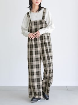 「オシャレウォーカー」｜「アイテム（サロペット/オーバーオール）」を使った、osharewalker staffさん（レディース・161cm）の冬コーディネート