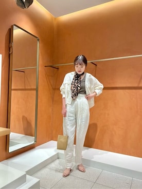 長谷川京子さんコラボ】サスペンダーパンツを使ったショップスタッフの