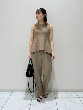 「ぺプラムトップス」｜「アイテム（スラックス）」を使った、WhimGazette_officialさん（レディース・156cm）の春コーディネート