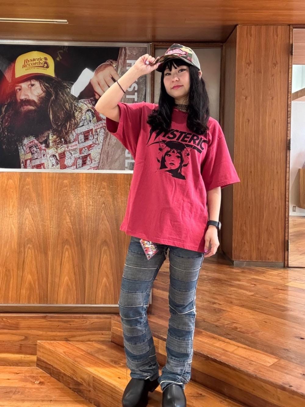 「Tシャツ、ストリート、ヒステリックグラマー、HYSTERIC GLAMOUR、シャツ 、デニム 」｜「HYSTERIC GLAMOURのWOODLAND HYS メッシュキャップ（キャップ、グリーン系）」を使った、fukuchanさん（レディース・154cm）の夏コーディネートの1枚目の写真
